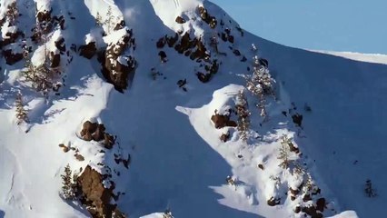 Il CHUTE puis fait des trucs de MALADE