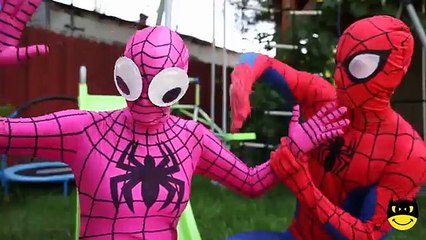 Pink Spidergirl Loses Her Eyes w Spiderman Hulk vs Crazy Doctor Super Heroes in Real Life