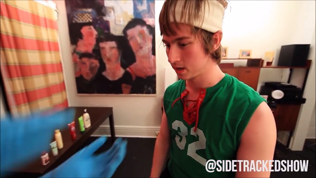 Il réussi à se faire saigner du nez et à tomber dans les pommes en faisant le jeu de la tomate