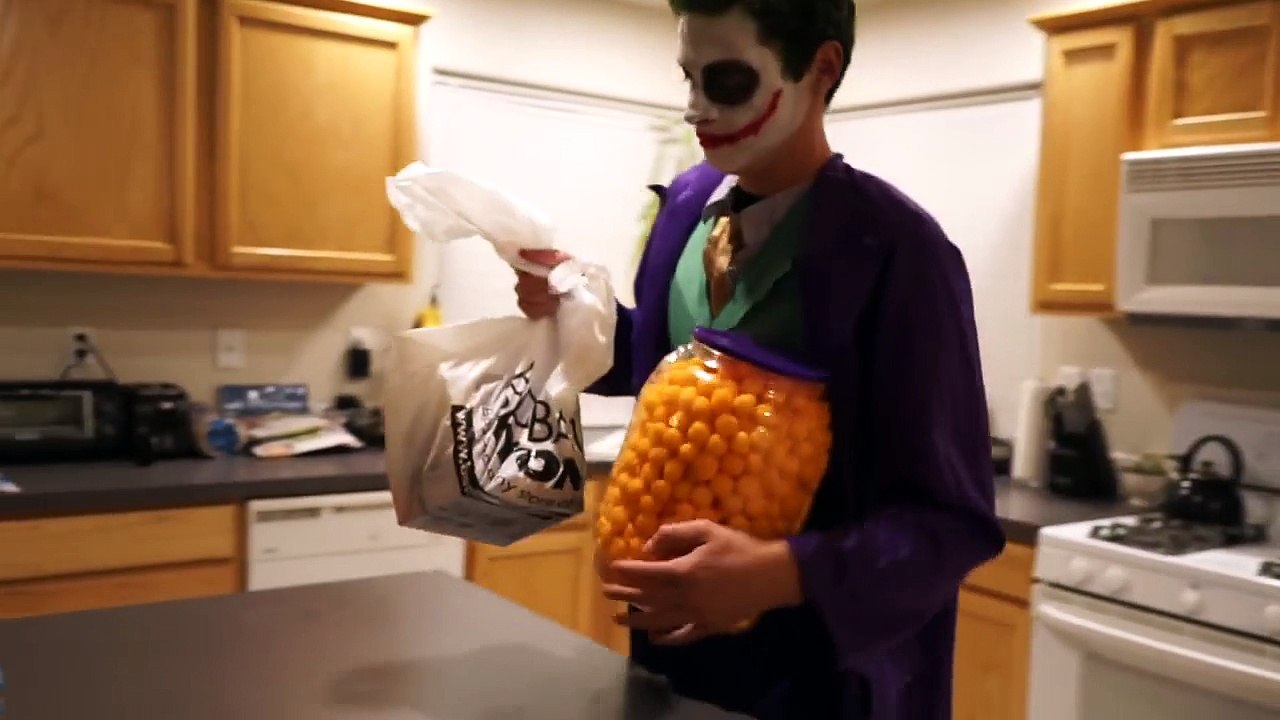 Joker Vs Scream & Giant Teddy Bear & Zombie In Real Life Halloween Fun!-CVL
