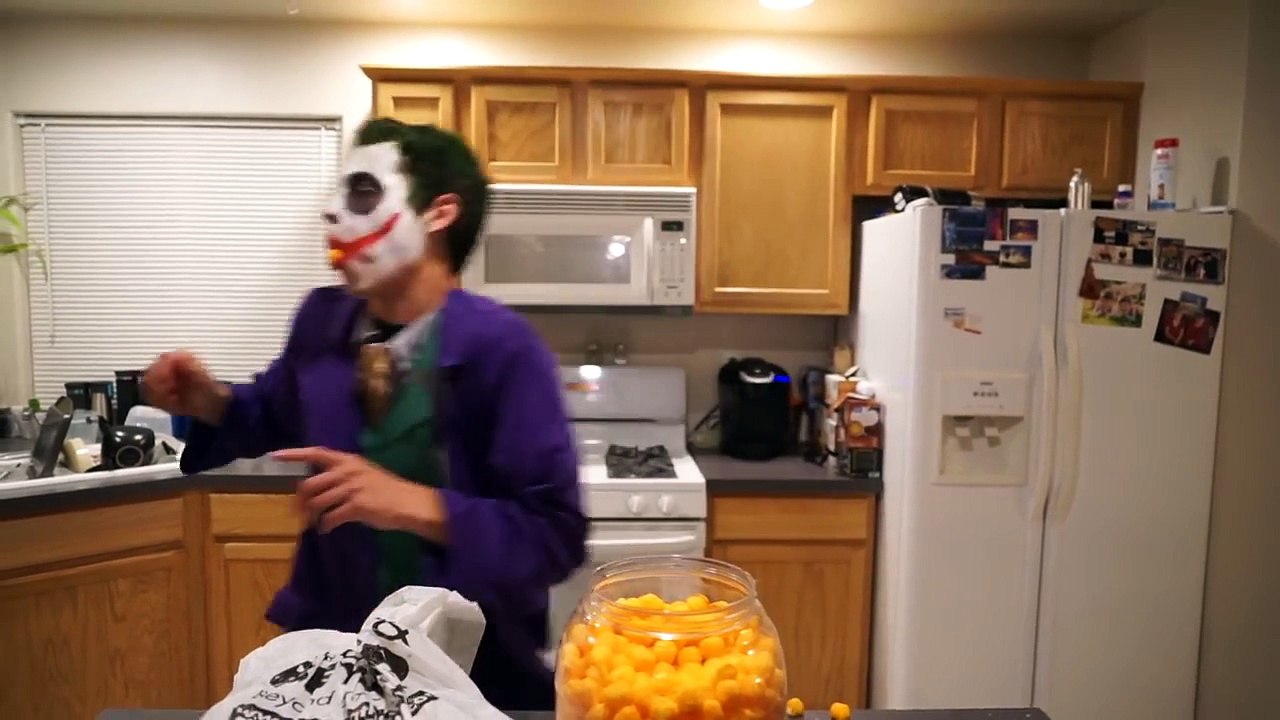 Joker Vs Scream & Giant Teddy Bear & Zombie In Real Life Halloween Fun!-CVLJbpr