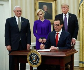 ABD'li Bakanın Nişanlısı Cesur Sahneleriyle Olay Oldu