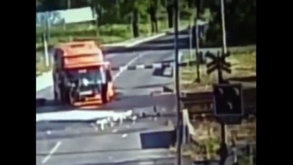 That truck turned into dust! OMG !!!