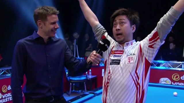 Un joueur de billard japonais répond à une interview en anglais