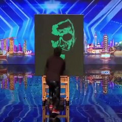 Découvrez comment cet homme a épaté le public en dessinant le Joker d’une rapidité incroyable