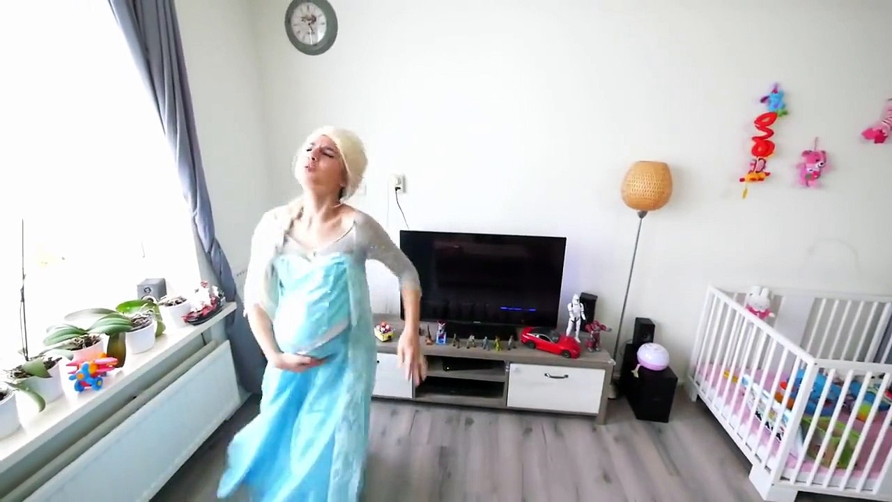 Spiderman vs Frozen Elsa & Joker Pranks w_ Princess Eats Snake & Funny Superheroes-zamefg