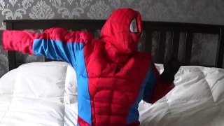 Spiderman VS Venom Bath Time Superhero in Real life-gOEt