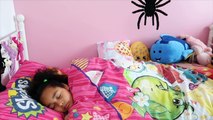 GIANT SPIDERS ATTACK GIRL COMPILATION MOVIE - Toys AndMe Skit-SKk