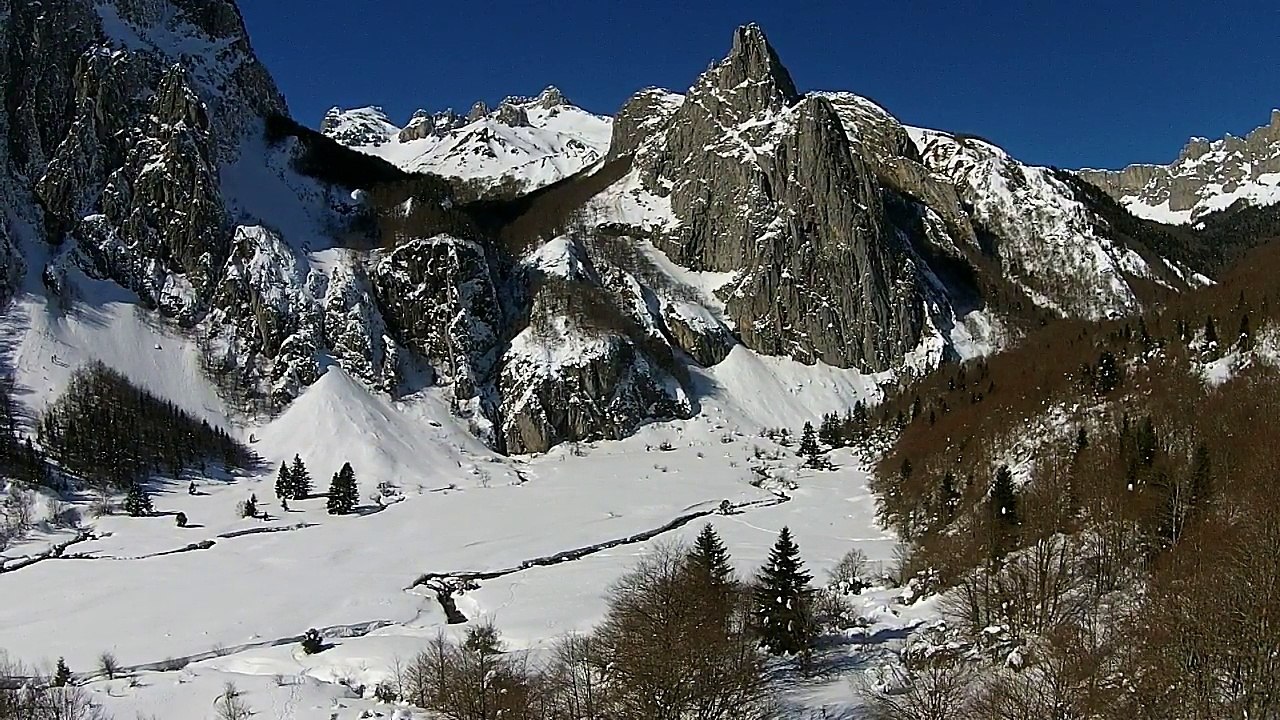 Chalet Lescun neige