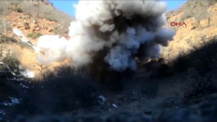 Bingöl'de Bombalı Araç Salıdırısında Kullanılabilecek 2 Ton Patlayıcı Ele Geçirildi 2