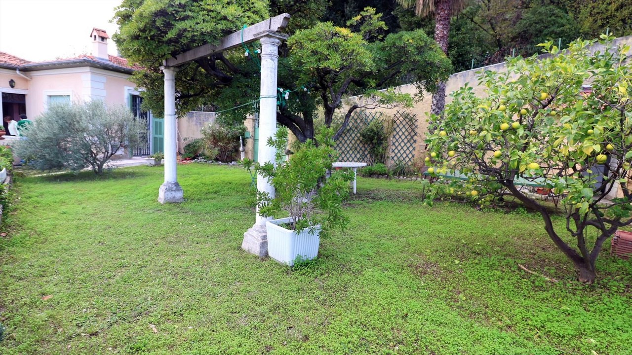 NICE MAISON à VENDRE - 2 appartements indépendants avec jardin - vue mer panoramique - 253 m²