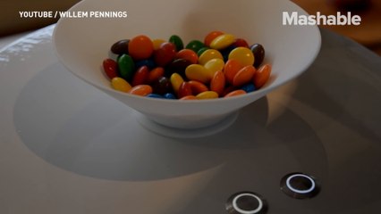 This machine knows how to sort your Skittles by color