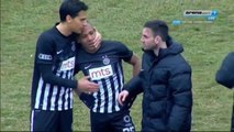Everton Luiz deixa o campo chorando após ouvir insultos racistas na Sérvia