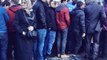 Trabzon'da Bilet Kuyruğunda Bekleyen Teyze Sosyal Medyada Çok Konuşuldu
