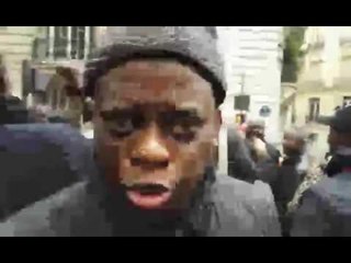 Manifestation devant le Consulat de Paris