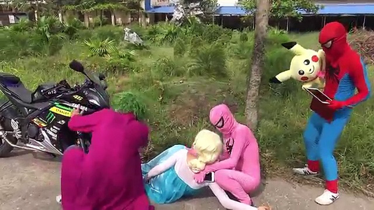 Reaper vs Spiderman vs Elsa sword battle Pinks SpiderGirl Fun Superheroes movie in real li