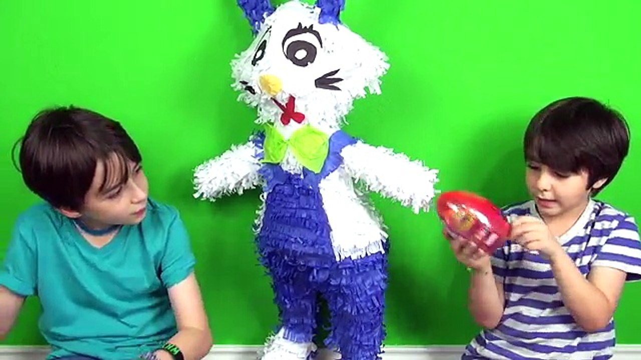 Smashing Giant CHOCOLATE EASTER BUNNY SURPRISE filled with Blind Bags | Shopkins Minecraft