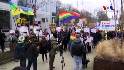 Brüksel'de Pence Karşıtı Protesto