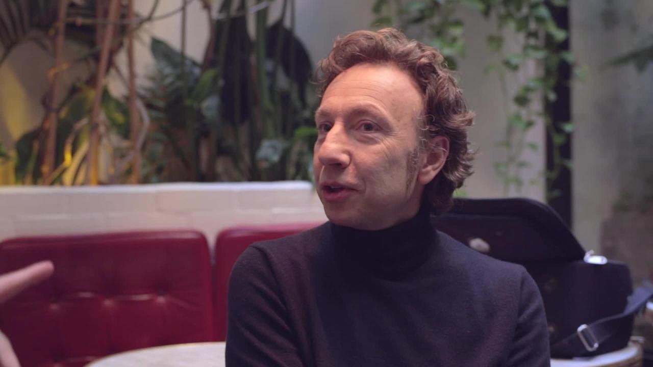 "L'interview Médium" : Stéphane Bern au bord des larmes en parlant de ses parents
