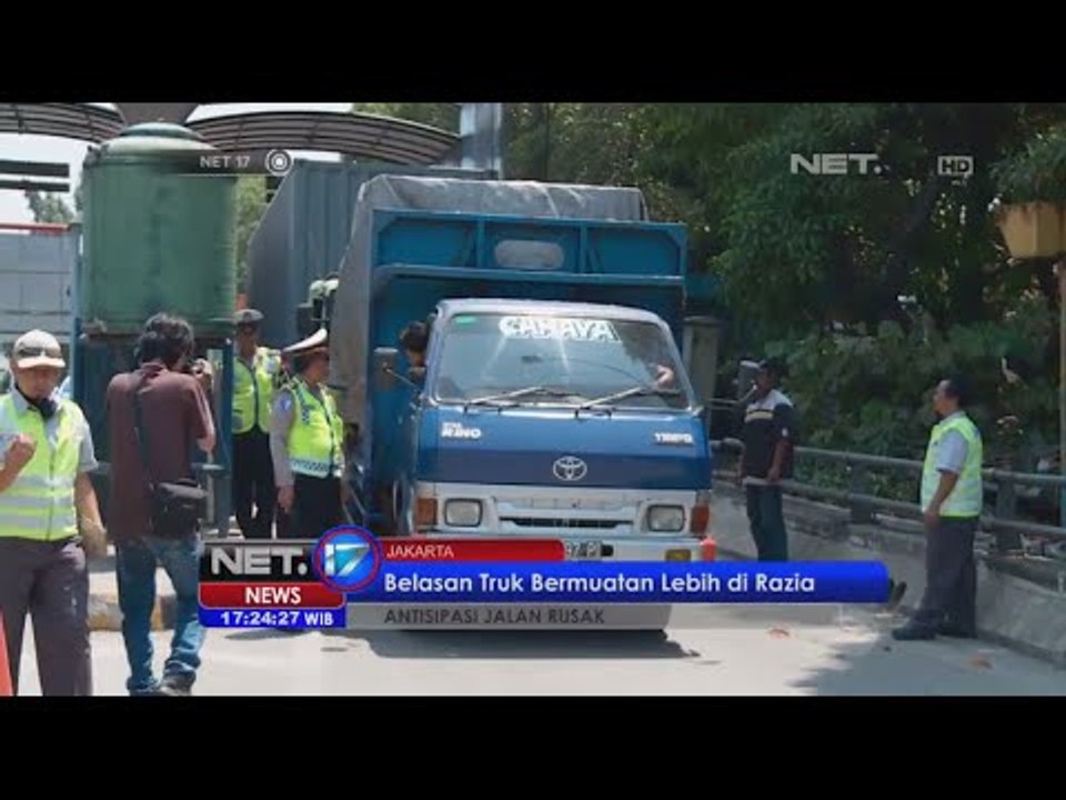 Sejumlah truk muatan melebihi batas terjaring razia di Tol Wiyoto Wiyono - NET17
