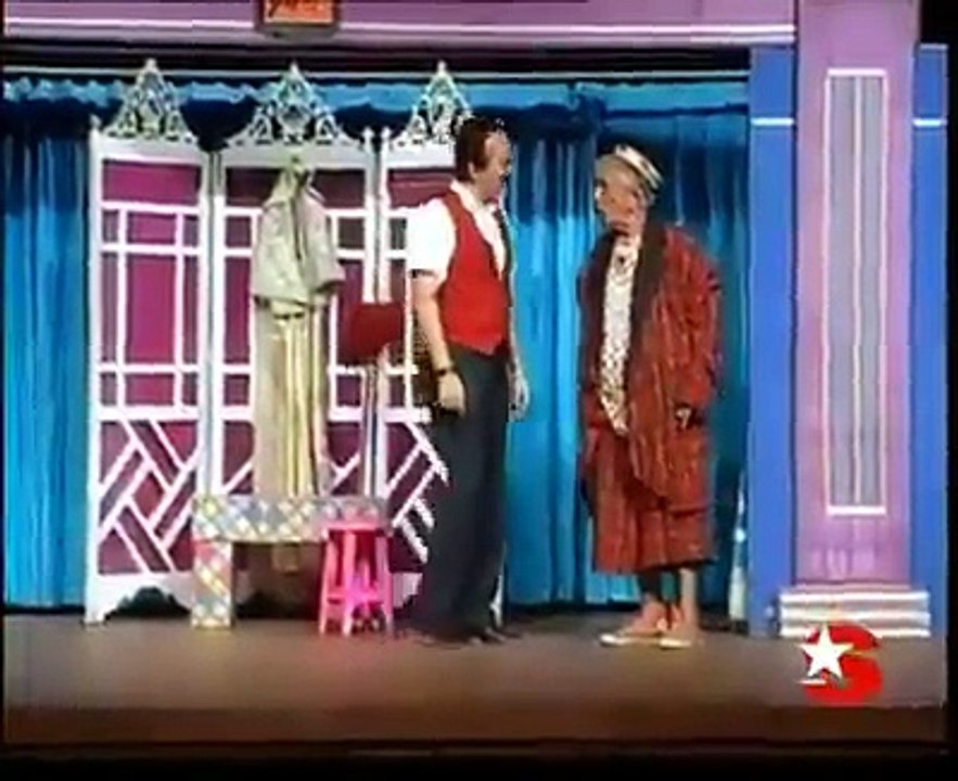 Büyük Üstad Nejat Uygur'un En Komik Sahnesi(sen erkek görmemişsinn olumm)alem_dar video dailmotion