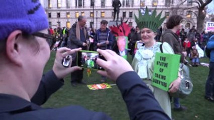 Ingiltere'nin Trump'ı Ülkeye Daveti Protesto Edildi