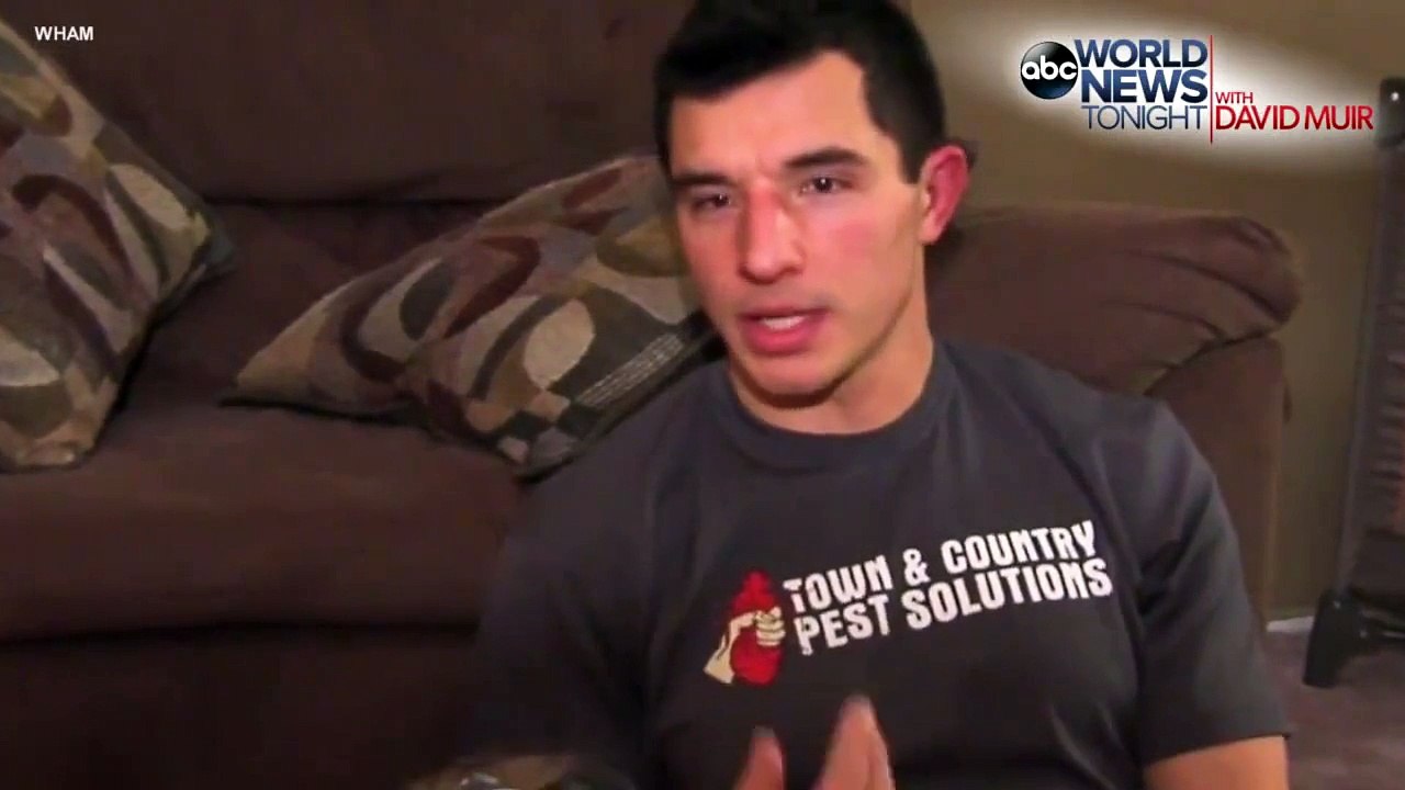 Il attrape un black par derrière mais ce n'est pas pour la raison que vous croyez ! WOW !