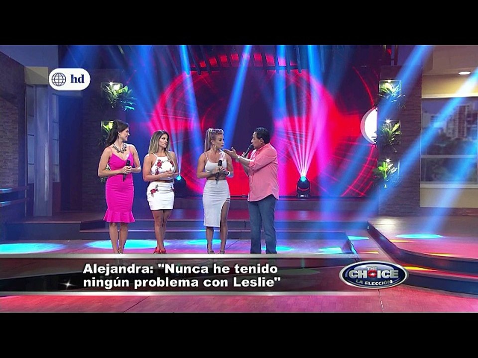 La tremenda mirada de tiburón de Alejandra a Leslie en vivo