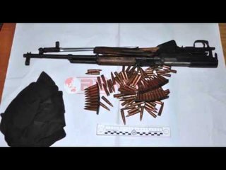 Policia parandalon vrasjen, 65-vjeçares i sekuestrohet një pushkë- Ora News