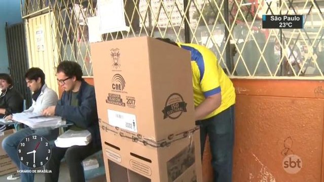 Com 89% das urnas apuradas, disputa presidencial segue apertada no Equador
