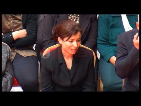 Pas homazheve, dy pilotët Dëshmorë të Atdheut përcillen në banesën e fundit- Ora News