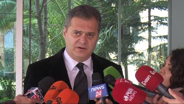 DEPUTETI BEN BLUSHI E QUAN REFERENDUMIN NE PS TURP DHE TE MANIPULUAR NGA EDI RAMA LAJM