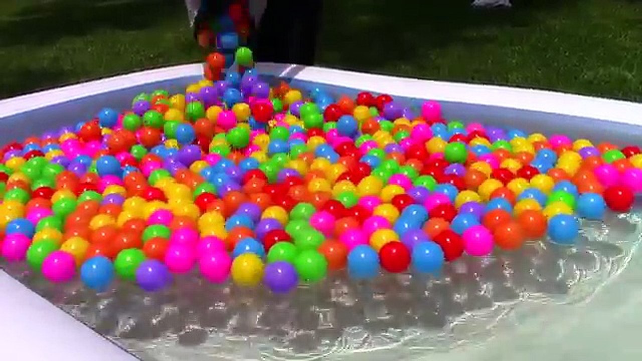 Frozen Elsa POOP PRANK! w/ Spiderman vs Bad Baby Joker Girl Balloons - Superheroes in Real