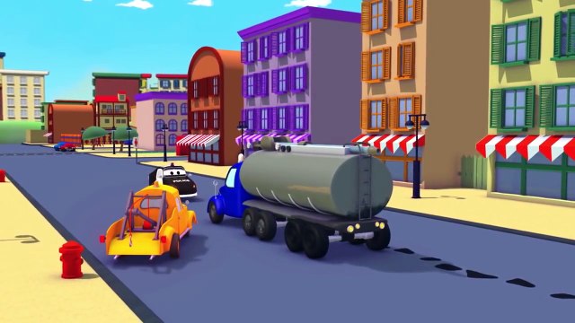 Tom la Dépanneuse et Franck le Camion Pompier à Car City _ Voitures et camions dessins animés-XtoeH1mtSVQ