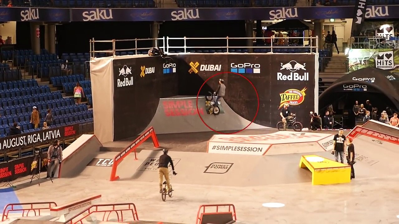 GROS CRASH EN BMX !-Lx_wIbc35k4