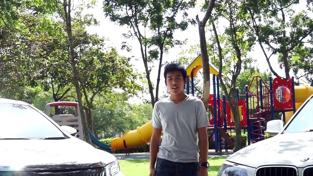 Head 2 Head BMW X3 xDrive20i vs Toyota Harrier Hybrid KS Car Reviews-sr_zNwWtP1M