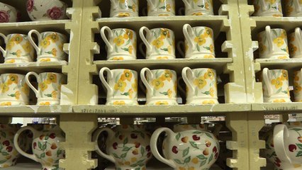 GB: à Stoke-on-Trent, la poterie se façonne un nouvel avenir