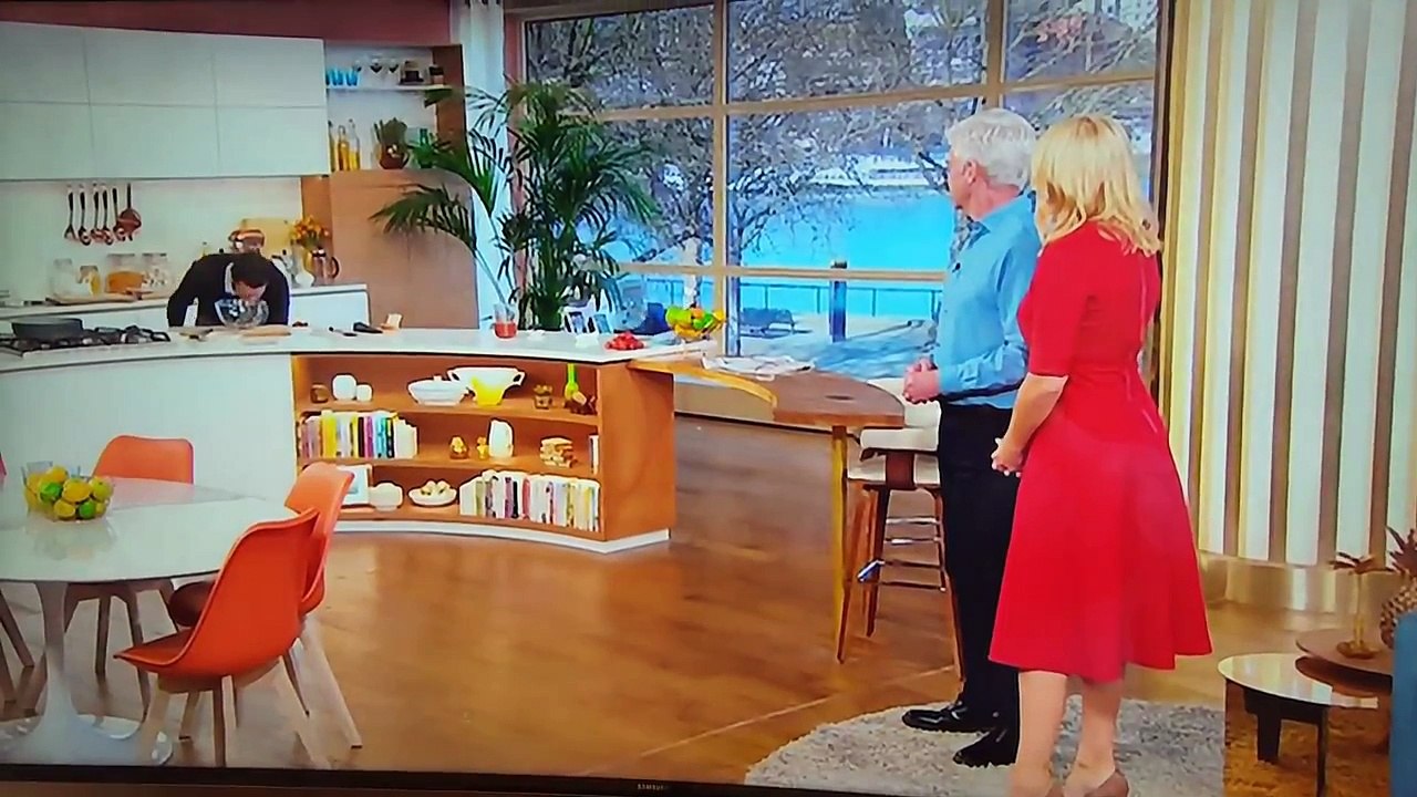 Joey Essex on This Morning forgot to turn mic off