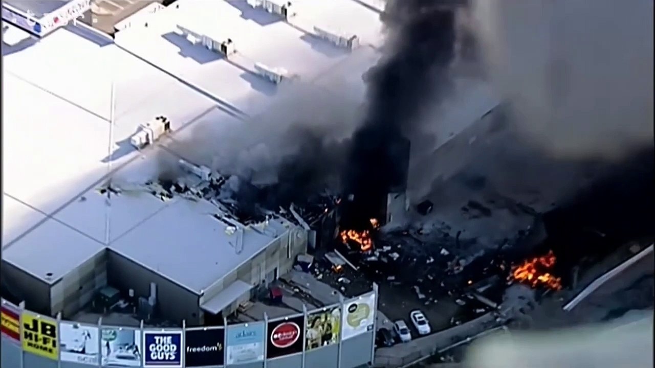 Tragédia v Melbourne: Po páde lietadla na nákupné centrum je 5 mŕtvych
