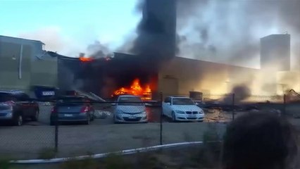 Five dead after plane crashes into Australia mall