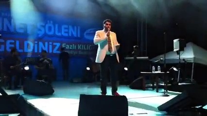 Soner Sarıkabadayı Konser sunum Volkan YÜRÜK