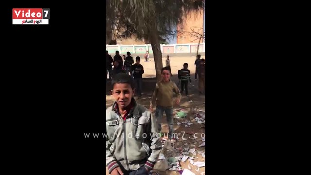 بالفيديو.. فناء مدرسة بالبحيرة يتحول لمقلب قمامة والتعليم تحقق فى الواقعة