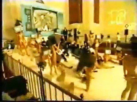 2000 -Britney Spears, NSYNC, Christina Aguilera, JLO TRL Photoshoot