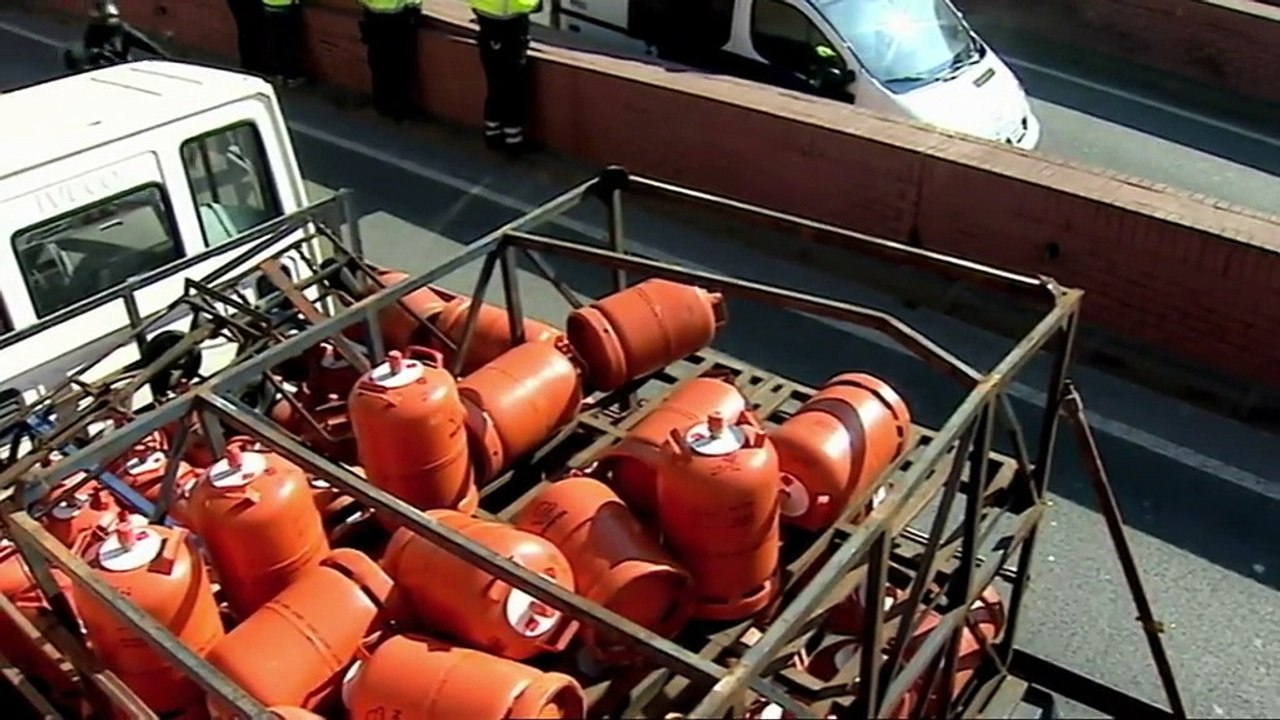 Espagne : la police tire sur un camion chargé de bonbonnes de gaz volé par un "déséquilibré"