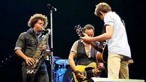 Un adolescent sèche les cours et se retrouve sur scène avec Bruce Springsteen