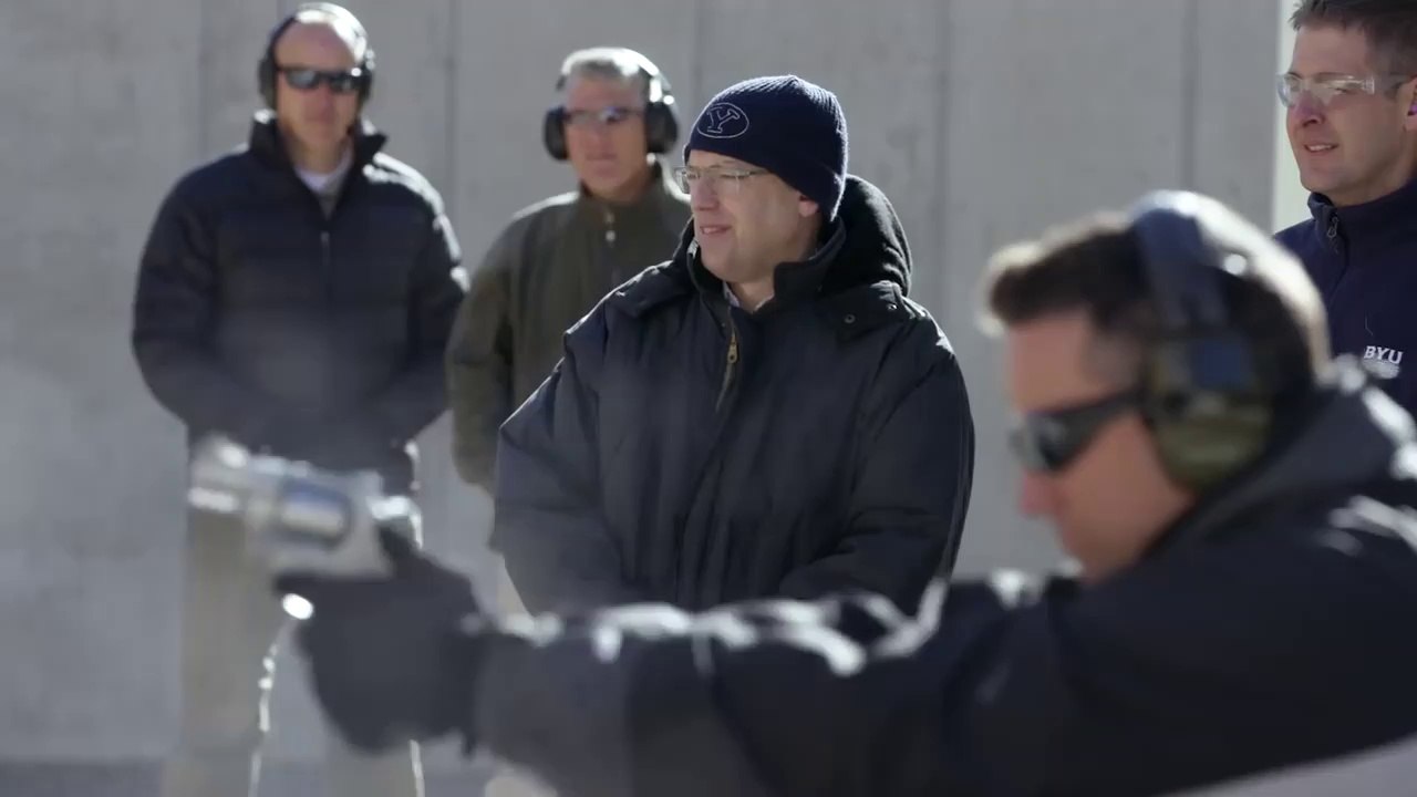 Ce bouclier en origami pour la police va sauver beaucoup de vie