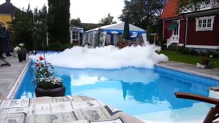 WHAT HAPPENS IF YOU PUT YOUR HAND IN LIQUID NITROGEN - 320⁰F(360p)