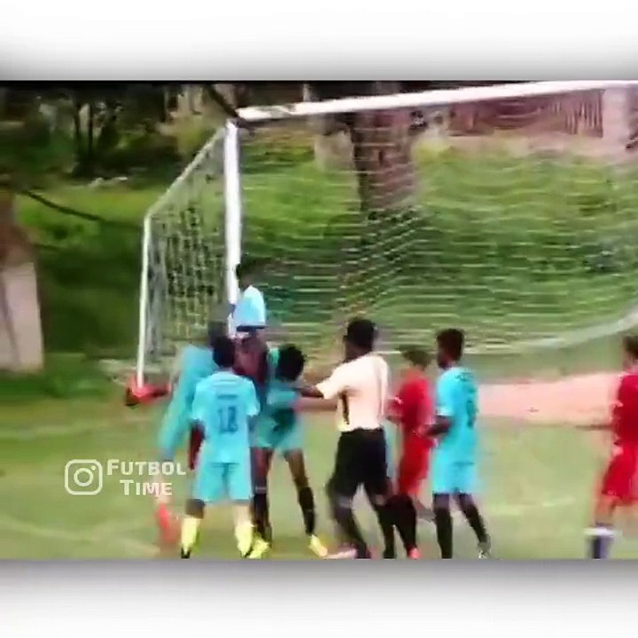 Les tacles les plus violent en Foot amateur... Compilation bien douloureuse!