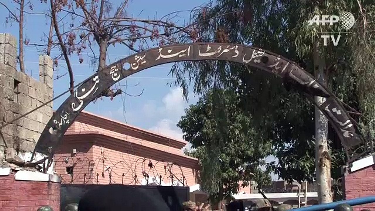 Pakistan: 7 morts dans l'attaque d'un tribunal par 3 kamikazes