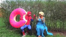 Spiderman BALLOON PRANK! w/ Frozen Elsa, Pink Spidergirl, Maleficent, Joker, Hulk Episode